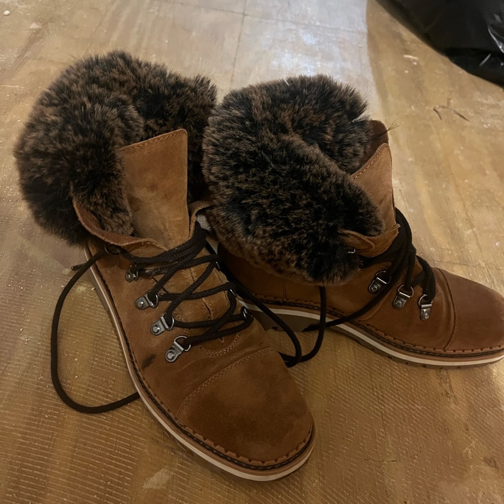 Sam Edelman fuzzy winter boots!